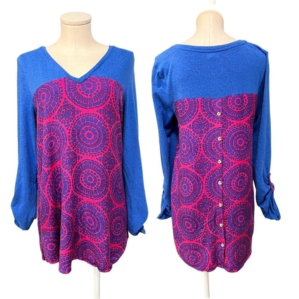 HATLY blue and pink abstract circle print long sleeve top with back buttons